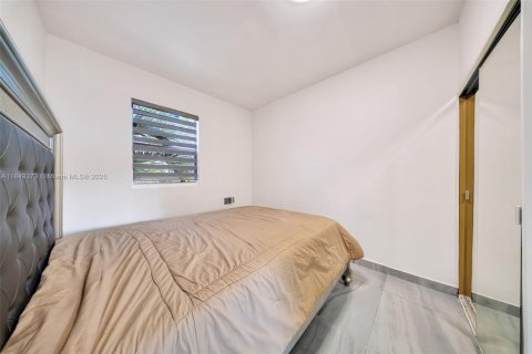 House in Miami, Florida 3 bedrooms, 107.77 sq.m. № 1851915 - photo 11