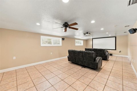 Villa ou maison à vendre à Brandon, Floride: 5 chambres, 413.79 m2 № 2395612 - photo 30