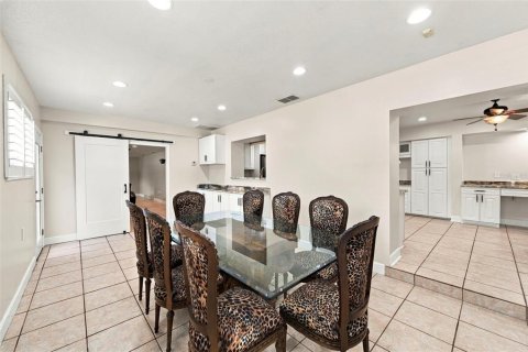 Villa ou maison à vendre à Brandon, Floride: 5 chambres, 413.79 m2 № 2395612 - photo 26