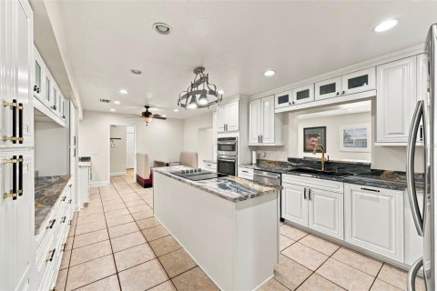 Villa ou maison à vendre à Brandon, Floride: 5 chambres, 413.79 m2 № 2395612 - photo 18