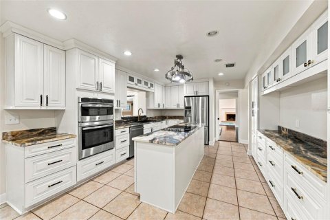 Villa ou maison à vendre à Brandon, Floride: 5 chambres, 413.79 m2 № 2395612 - photo 21
