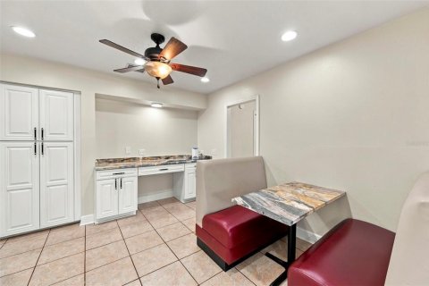 Villa ou maison à vendre à Brandon, Floride: 5 chambres, 413.79 m2 № 2395612 - photo 24