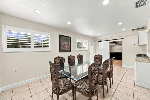 Villa ou maison à vendre à Brandon, Floride: 5 chambres, 413.79 m2 № 2395612 - photo 25