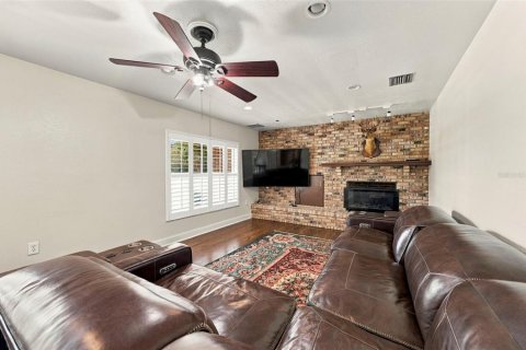 Villa ou maison à vendre à Brandon, Floride: 5 chambres, 413.79 m2 № 2395612 - photo 16