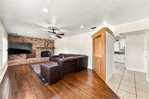 Villa ou maison à vendre à Brandon, Floride: 5 chambres, 413.79 m2 № 2395612 - photo 15