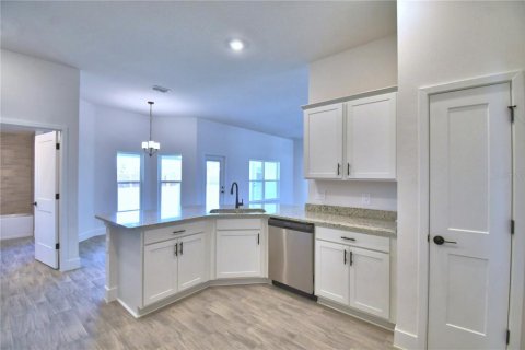 House in Auburndale, Florida 4 bedrooms, 233 sq.m. № 2289793 - photo 12