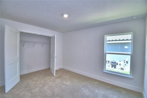 House in Auburndale, Florida 4 bedrooms, 233 sq.m. № 2289793 - photo 18