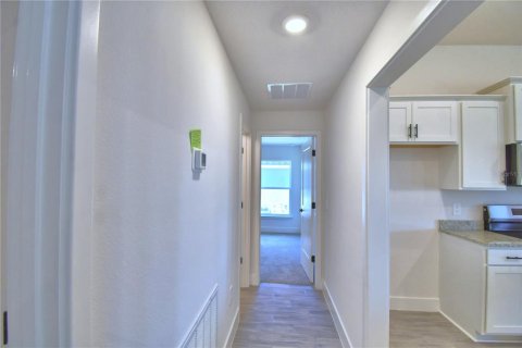 House in Auburndale, Florida 4 bedrooms, 233 sq.m. № 2289793 - photo 14