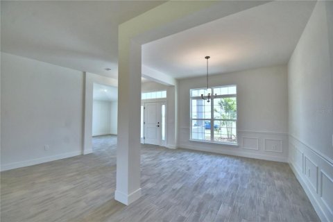 House in Auburndale, Florida 4 bedrooms, 233 sq.m. № 2289793 - photo 4