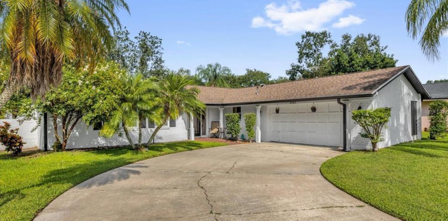 House in Orlando, Florida 4 bedrooms, 152.92 sq.m. № 1900101