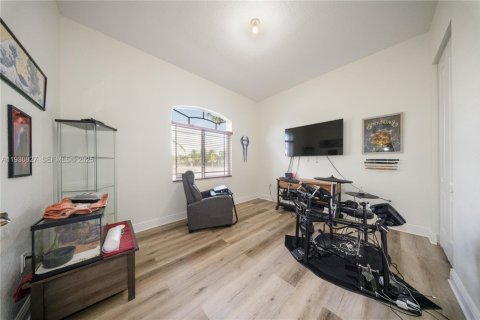 Купить виллу или дом в Хомстед, Флорида 4 спальни, 248.79м2, № 1989787 - фото 24