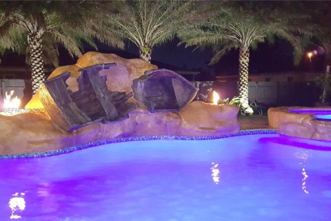 Купить виллу или дом в Хомстед, Флорида 4 спальни, 248.79м2, № 1989787 - фото 30