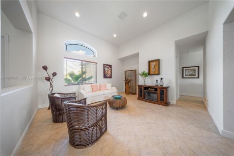 Купить виллу или дом в Хомстед, Флорида 4 спальни, 248.79м2, № 1989787 - фото 6