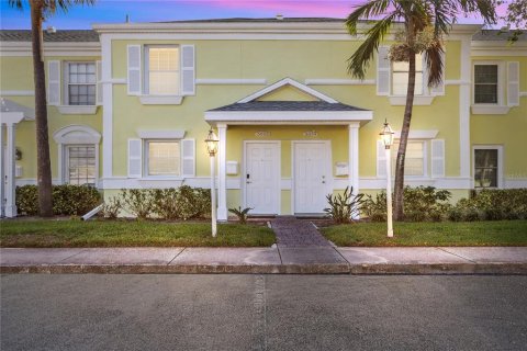 Touwnhouse à Saint Petersburg, Floride 2 chambres, 97.83 m2 № 2299175
