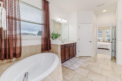 Casa en venta en Winter Haven, Florida, 4 dormitorios, 252.69 m2 № 1908084 - foto 28