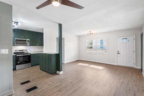 House in Lakeland, Florida 3 bedrooms, 141.95 sq.m. № 1871255 - photo 14