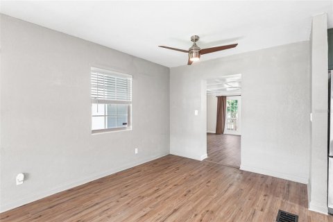 House in Lakeland, Florida 3 bedrooms, 141.95 sq.m. № 1871255 - photo 13