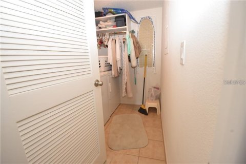 Condominio en alquiler en Tampa, Florida, 2 dormitorios, 106.28 m2 № 1870699 - foto 13