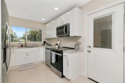 House in Ruskin, Florida 3 bedrooms, 146.79 sq.m. № 1827105 - photo 22