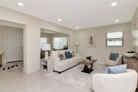 House in Ruskin, Florida 3 bedrooms, 146.79 sq.m. № 1827105 - photo 28