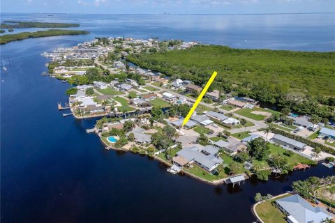 House in Ruskin, Florida 3 bedrooms, 146.79 sq.m. № 1827105 - photo 1