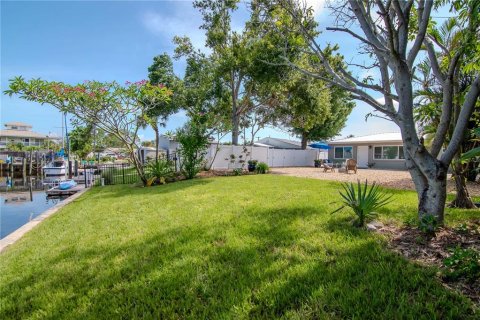 House in Ruskin, Florida 3 bedrooms, 146.79 sq.m. № 1827105 - photo 9
