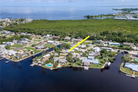 House in Ruskin, Florida 3 bedrooms, 146.79 sq.m. № 1827105 - photo 5