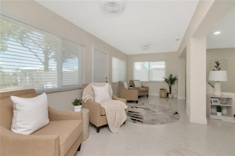 House in Ruskin, Florida 3 bedrooms, 146.79 sq.m. № 1827105 - photo 29