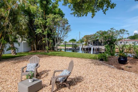 House in Ruskin, Florida 3 bedrooms, 146.79 sq.m. № 1827105 - photo 14