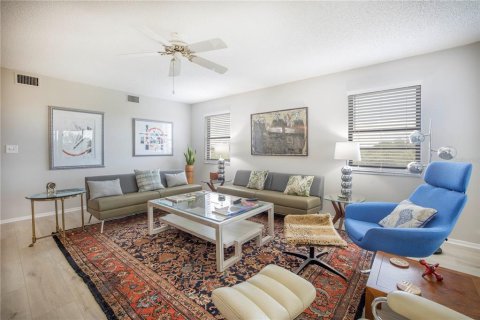 Condominio en alquiler en Saint Petersburg, Florida, 2 dormitorios, 157.93 m2 № 1884629 - foto 26