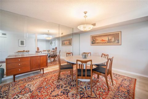 Condominio en alquiler en Saint Petersburg, Florida, 2 dormitorios, 157.93 m2 № 1884629 - foto 9