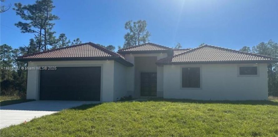 Дом в Лихай-Эйкерс, Флорида 4 спальни № 2022824