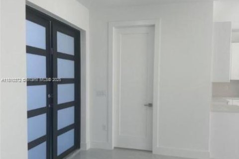 Купить виллу или дом в Лихай-Эйкерс, Флорида 4 спальни, № 2022824 - фото 5