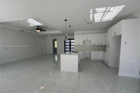 Купить виллу или дом в Лихай-Эйкерс, Флорида 4 спальни, № 2022824 - фото 9