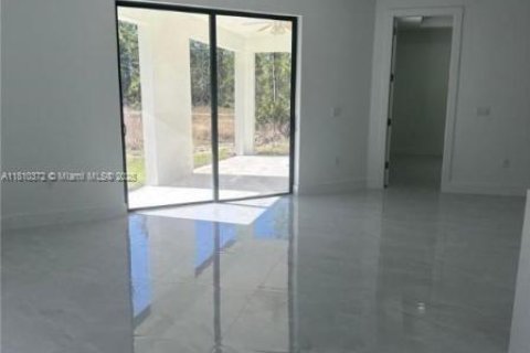 Купить виллу или дом в Лихай-Эйкерс, Флорида 4 спальни, № 2022824 - фото 18