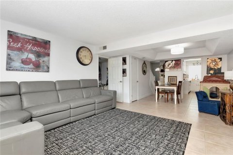 Townhouse in Tampa, Florida 3 bedrooms, 147.53 sq.m. № 1910174 - photo 12