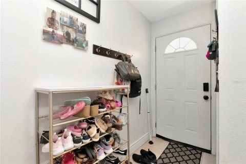 Townhouse in Tampa, Florida 3 bedrooms, 147.53 sq.m. № 1910174 - photo 2