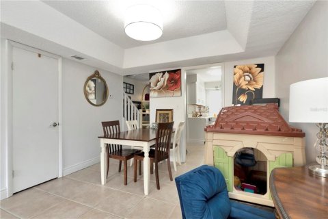 Townhouse in Tampa, Florida 3 bedrooms, 147.53 sq.m. № 1910174 - photo 5