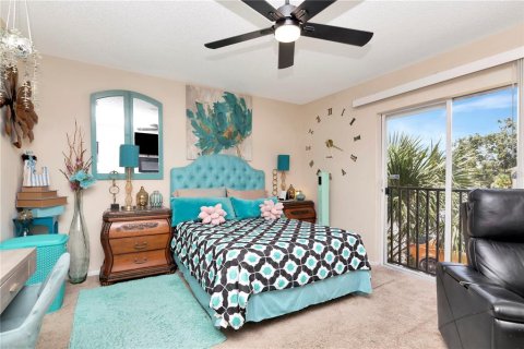 Townhouse in Tampa, Florida 3 bedrooms, 147.53 sq.m. № 1910174 - photo 17