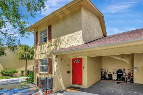 Townhouse in Tampa, Florida 3 bedrooms, 147.53 sq.m. № 1910174 - photo 1