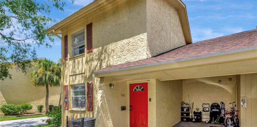 Townhouse in Tampa, Florida 3 bedrooms, 147.53 sq.m. № 1910174