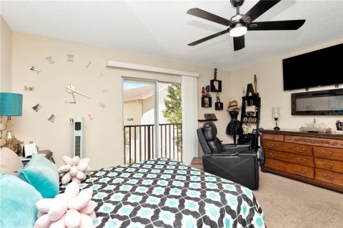 Townhouse in Tampa, Florida 3 bedrooms, 147.53 sq.m. № 1910174 - photo 18