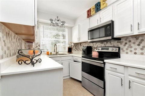 Townhouse in Tampa, Florida 3 bedrooms, 147.53 sq.m. № 1910174 - photo 9