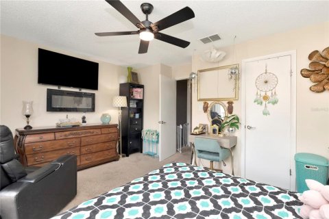 Townhouse in Tampa, Florida 3 bedrooms, 147.53 sq.m. № 1910174 - photo 19