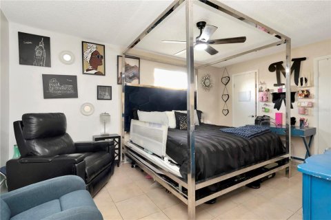 Townhouse in Tampa, Florida 3 bedrooms, 147.53 sq.m. № 1910174 - photo 14