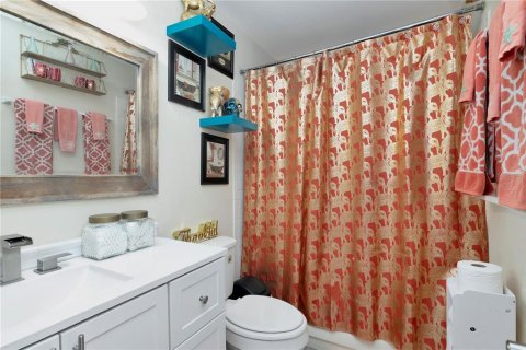 Townhouse in Tampa, Florida 3 bedrooms, 147.53 sq.m. № 1910174 - photo 20