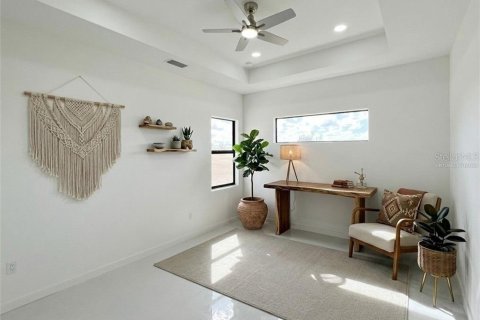 Villa ou maison à vendre à Cape Coral, Floride: 4 chambres, 176.89 m2 № 2402885 - photo 24