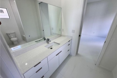 Villa ou maison à vendre à Cape Coral, Floride: 4 chambres, 176.89 m2 № 2402885 - photo 11