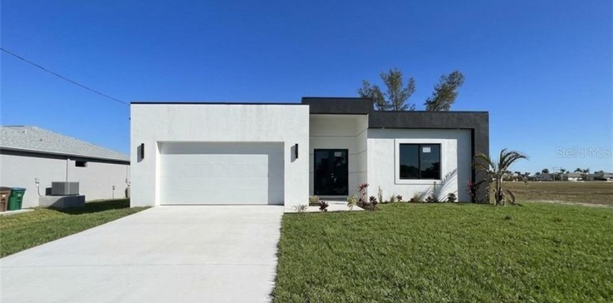 Villa ou maison à Cape Coral, Floride 4 chambres, 176.89 m2 № 2402885
