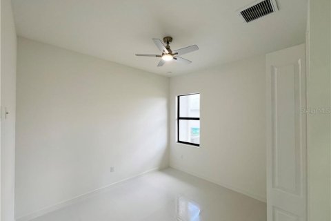 Villa ou maison à vendre à Cape Coral, Floride: 4 chambres, 176.89 m2 № 2402885 - photo 16